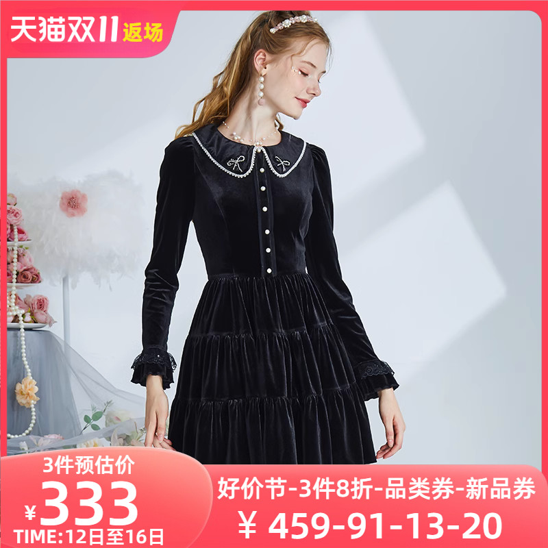 艾丽丝2023秋冬新款黑色娃娃领连衣裙女丝绒甜美公主风短款小黑裙