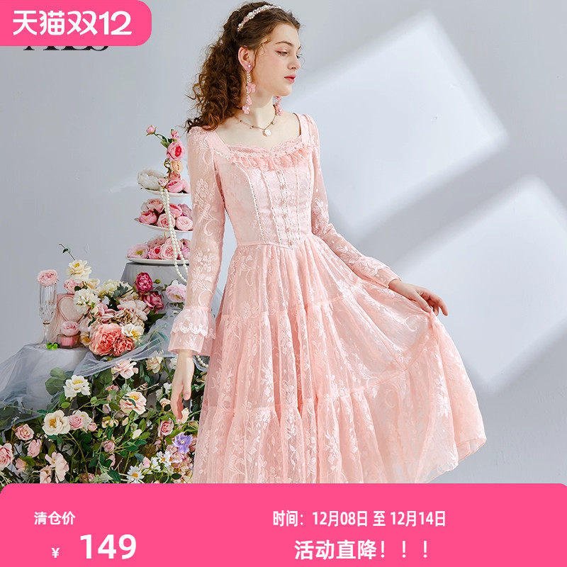 艾丽丝2025秋季新款复古粉色刺绣中长款连衣裙甜美蕾丝显瘦仙女裙