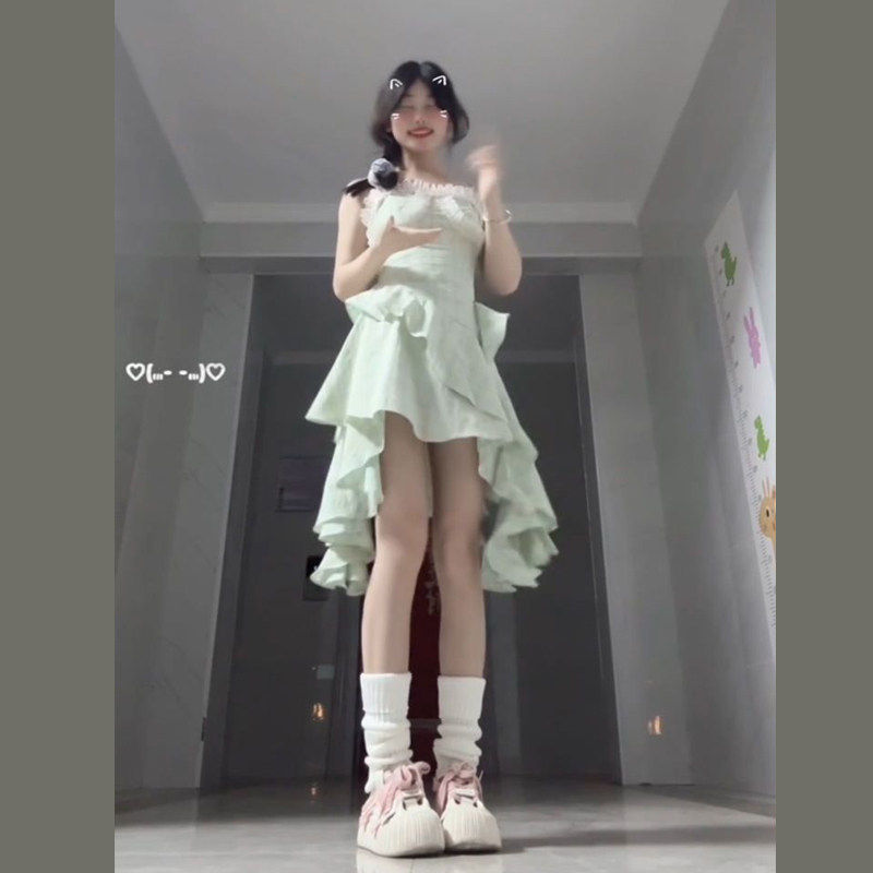 清纯系掐腰洋装女夏日绝美甜美薄荷曼波绿裙子不规则吊带裙短裙