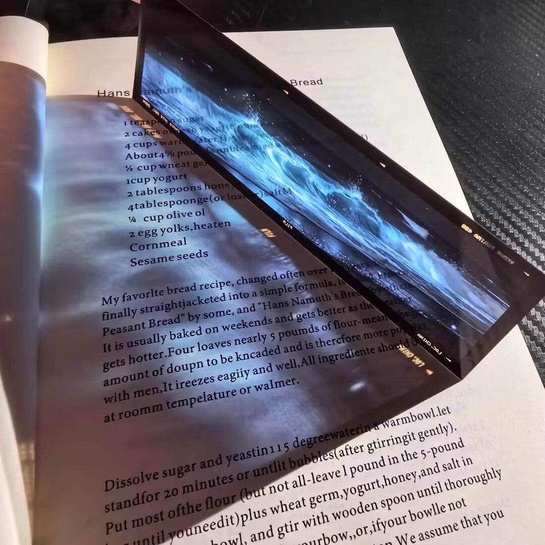 蓝眼泪亚克力透光唯美治愈书签