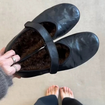 2025新款冬季 毛里褶皱皮单鞋偏小一码