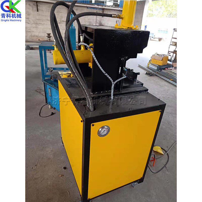 镀锌钢管高速液压冲孔机 方管90度角成型机 不锈钢门框用切角机