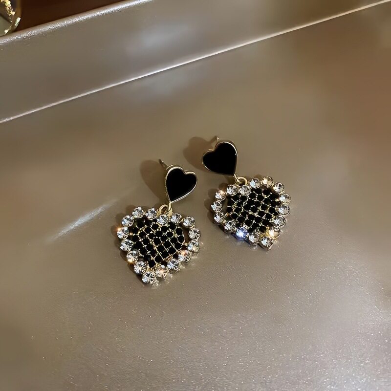 撤柜法式复古爱心网红款耳钉小众时尚百搭气质耳环高级感轻奢精致