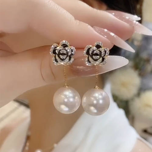撤柜一款两戴玫瑰花流苏珍珠耳钉耳环女设计感网红百搭耳饰新款潮