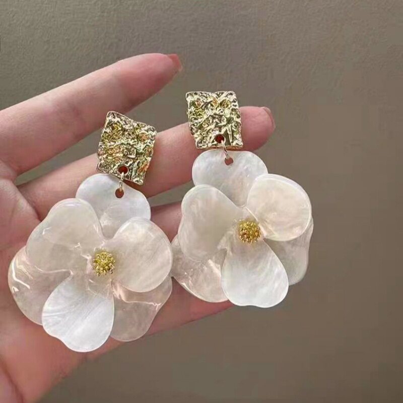 撤柜法式复古亚克力花朵耳环甜美气质高级感耳坠个性港风百搭潮酷