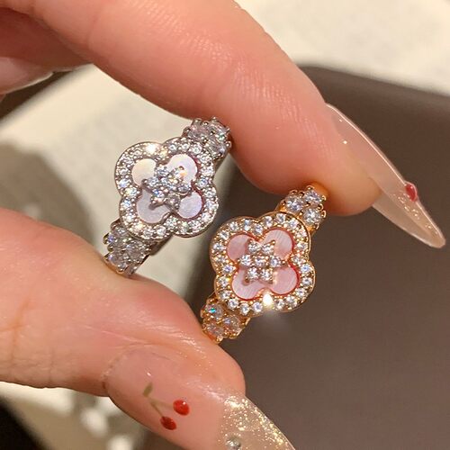撤柜甜美梦幻仿粉贝母花瓣戒指女小众设计开口尾戒指女轻奢高级感