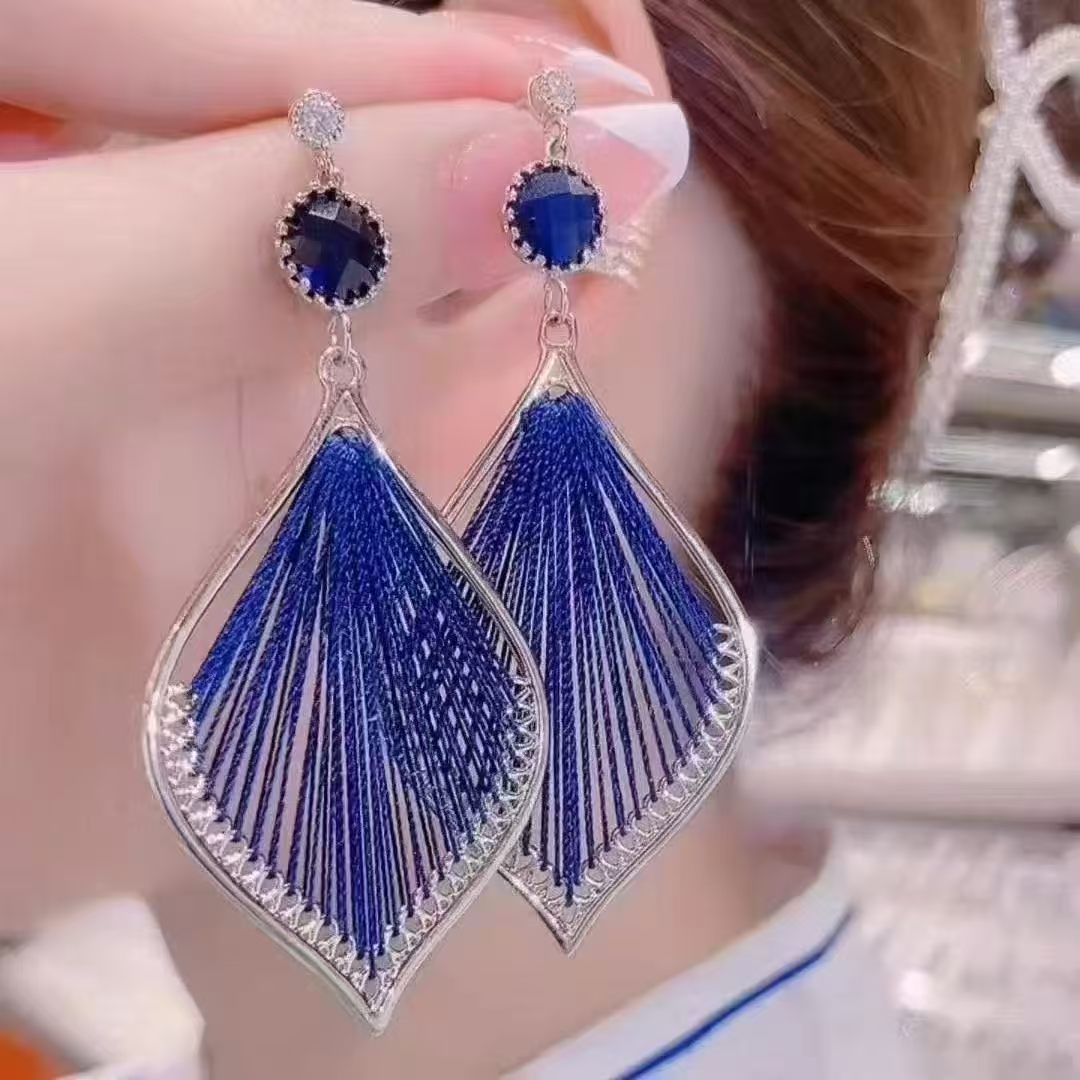 撤柜克莱因蓝色孔雀尾巴耳钉耳环女打款夸张设计感网红百搭耳饰显