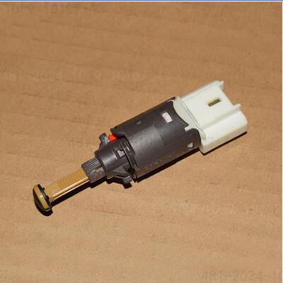 观致3刹车灯开关刹车灯