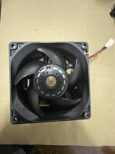 三洋San Ace 92 9GA0912P1H041 9cm散热风扇，12V电压，2.1A电流