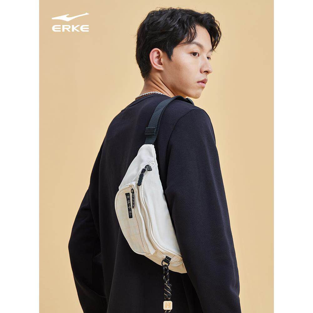 男生鸿星尔克国潮男士复古胸包挎包男斜挎包运动男包休闲腰包红色