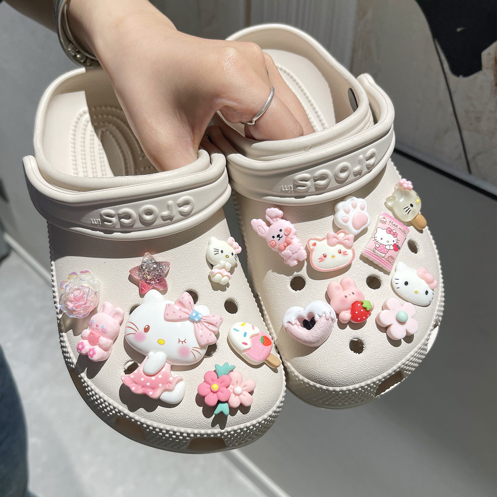 可爱猫咪洞洞鞋配饰diy糖果小猫crocs鞋花适配卡洛驰洞洞鞋扣装饰
