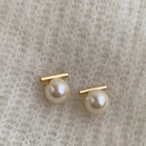 珍珠简约女高级感耳钉通勤气质