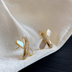 S925银针轻奢金属交叉设计感镶钻贝母夏季 简约冷淡风耳环耳钉短款