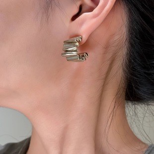 欧美小众设计金属波浪褶皱咖啡金耳环耳钉短款 9折 潮人女 新品