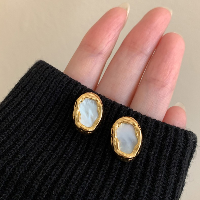 七可可冷淡风贝母女金属小众耳钉