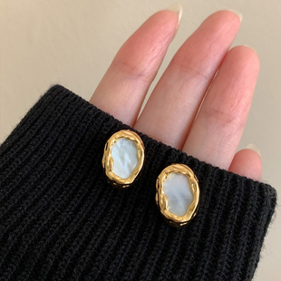 简约冷淡风耳钉小众短款 s925银针金属肌理感贝母耳环2023夏季 新款