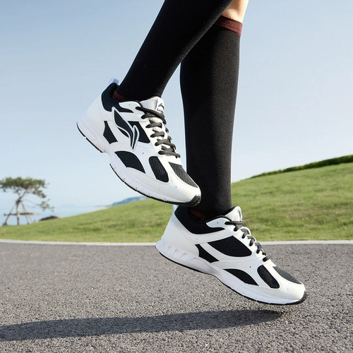 李宁跑鞋女子秋网面透气