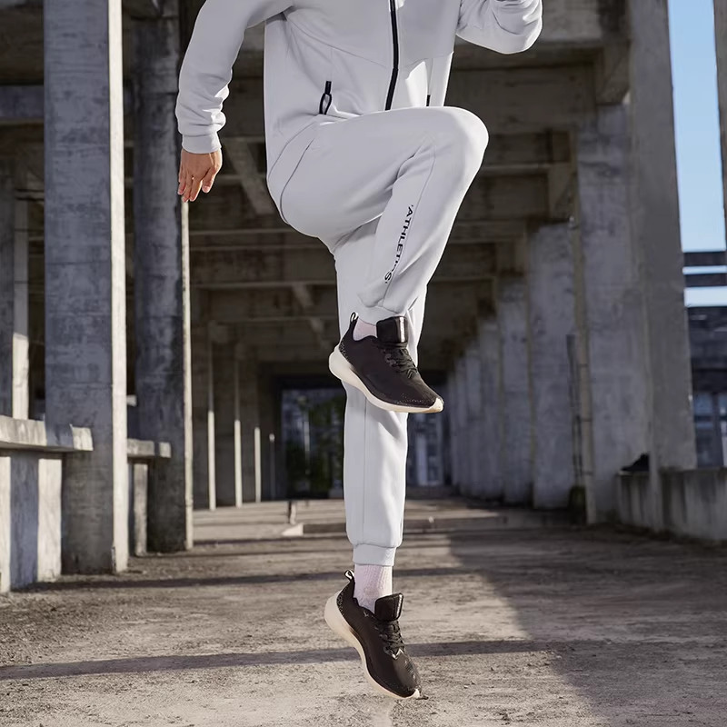 李宁健身系列男子卫裤春款户外透气常规型舒适运动裤AKLT539