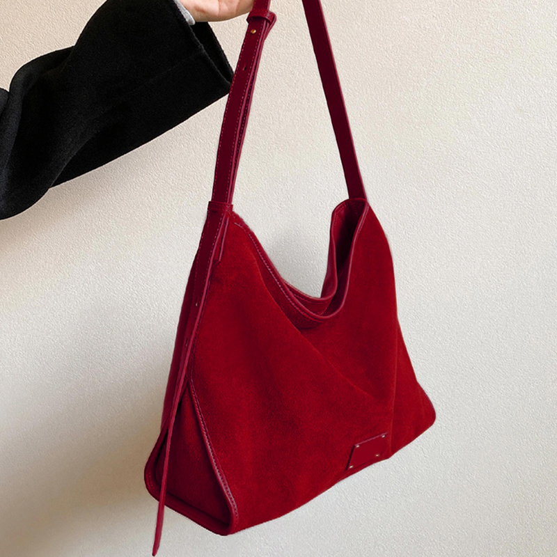 单肩斜挎大容量红色麂皮绒面托特