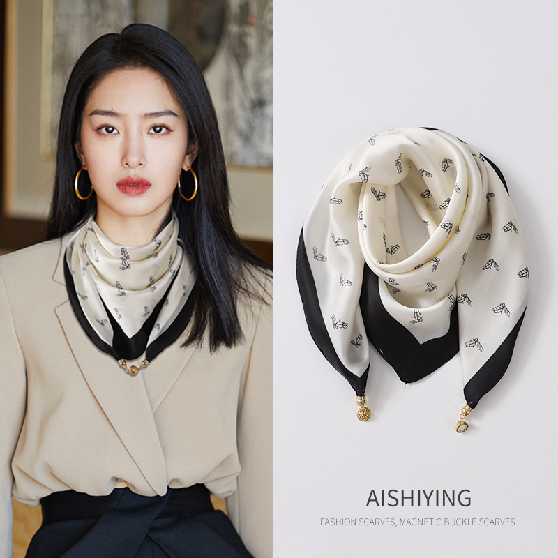 护颈方巾丝巾女2025新款磁吸扣小围巾春天妈妈围脖三角高级感