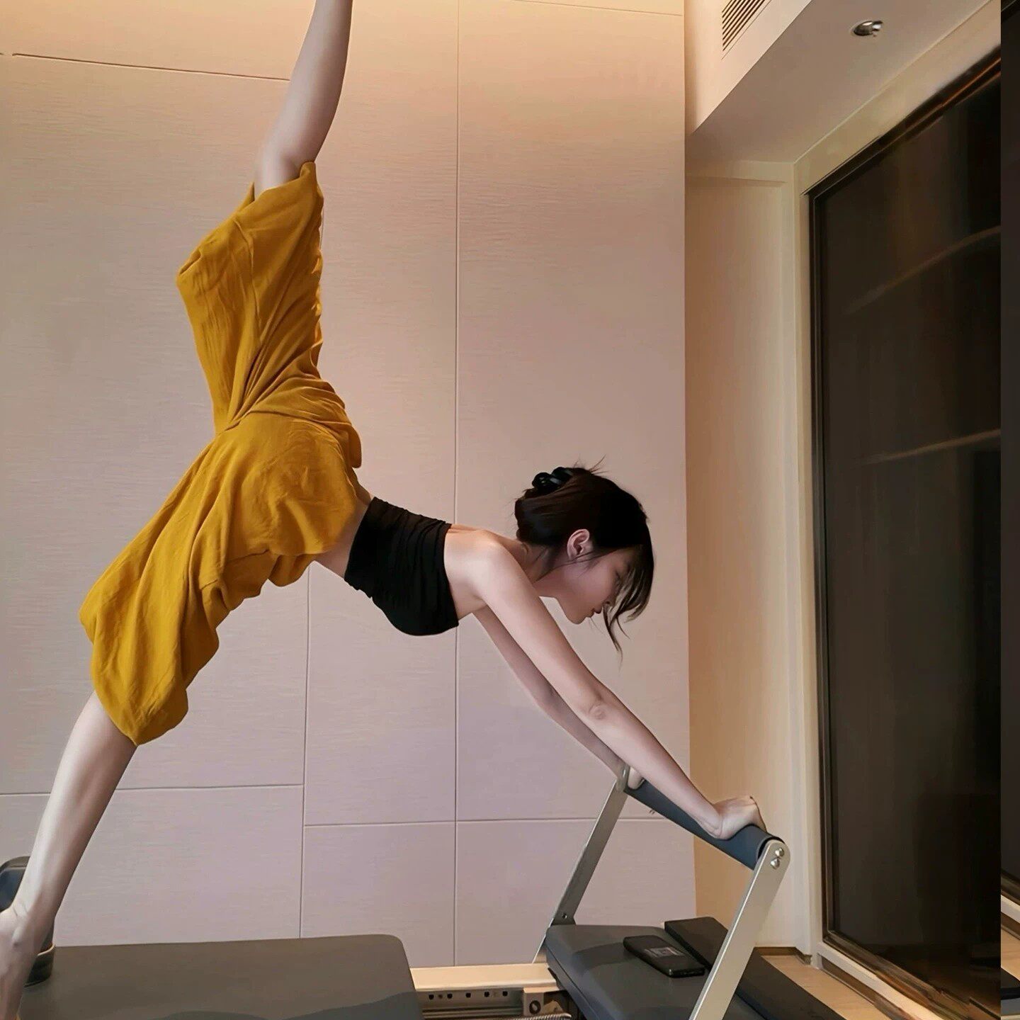 黄色宽松普拉提服女春夏新款运动健身灯笼裤内观流舞蹈瑜伽阔腿裤