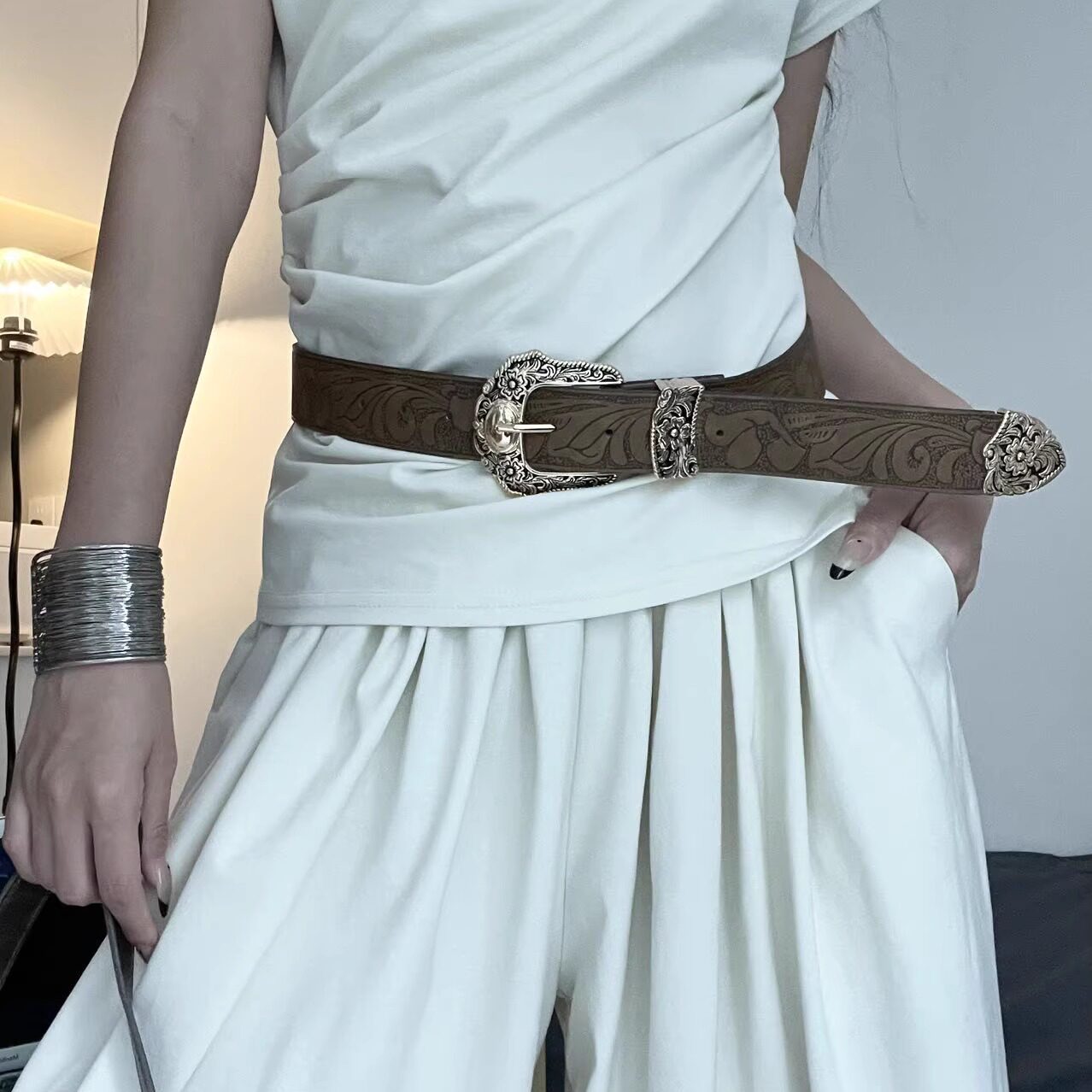 复古甜酷辣妹棕色雕刻皮带女y2k亚文化设计感雕花腰带2025年新款