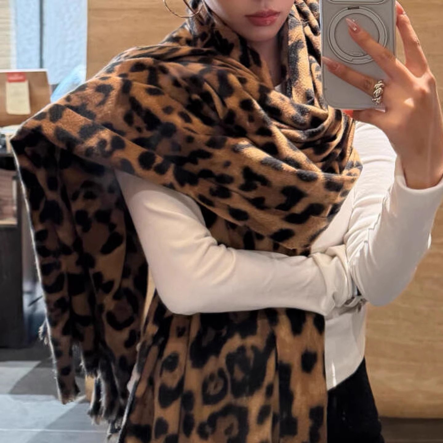 轻奢复古豹纹围巾新款大版长款围脖棕色加厚保暖女冬季高级感披肩