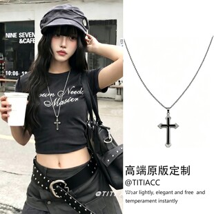 y2k亚文化黑色十字架钛钢项链女小众朋克辣妹百搭锁骨链甜酷颈链