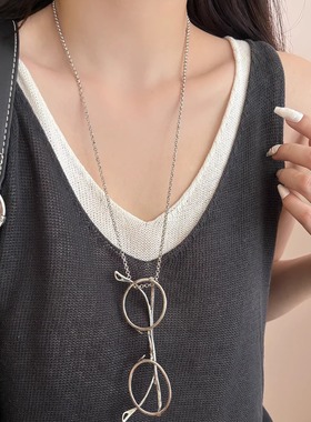 复古做旧眼镜吊坠项链女复古轻奢设计感长款可调节毛衣链通勤颈链