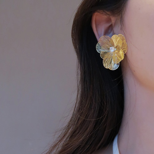 2026新款花朵百搭银针耳环女