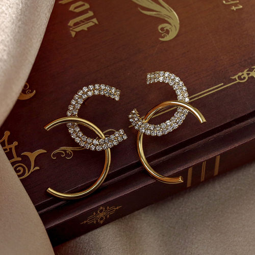 轻度欧美女独特设计耳环