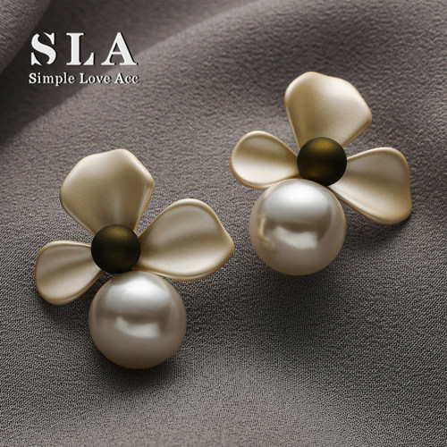 Simple Love Acc私家 2026年新品 白绿经典花瓣珍珠耳坠气质耳环