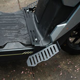 适用小牛FXT/FXplay下沉脚踏板长途远行神器释放双腿角度可调加厚