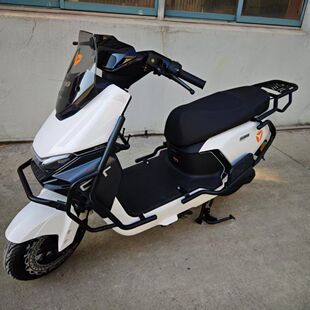 适用适用雅迪冠能S白鲨90M/90sM前后保险杠大货架加厚全车护杠后