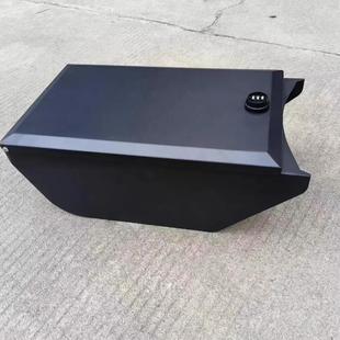 适用深远GT1铁中箱无损直上可放头盔充电器大容量小号储物箱改装