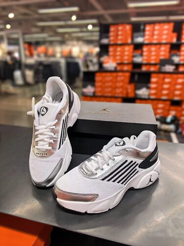 耐克Jordan TRUNNER FLOW 男子低帮休闲运动训练跑步鞋IR2281-100