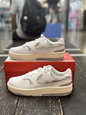 耐克WMNS NIKE GAMMA FORE女子白银厚底复古松糕板鞋HQ1674-100