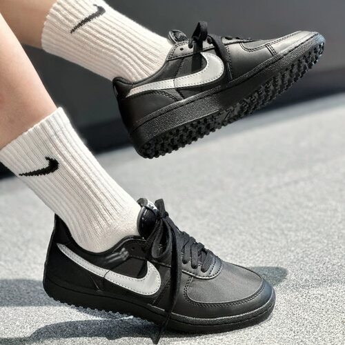 【奥莱】耐克Nike Field General 82女子低帮百搭板鞋FZ5593-001