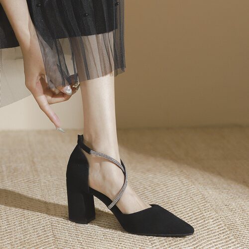 30-45大码宽胖脚粗高跟水钻交叉绑带中空凉鞋313233时尚百搭单鞋