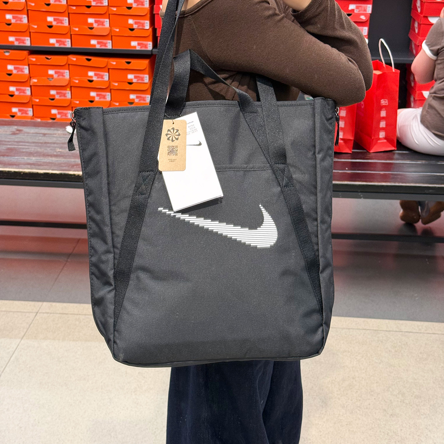 耐克Nike正品黑色大容量单肩手提包电脑托特包学生包男女DR7217