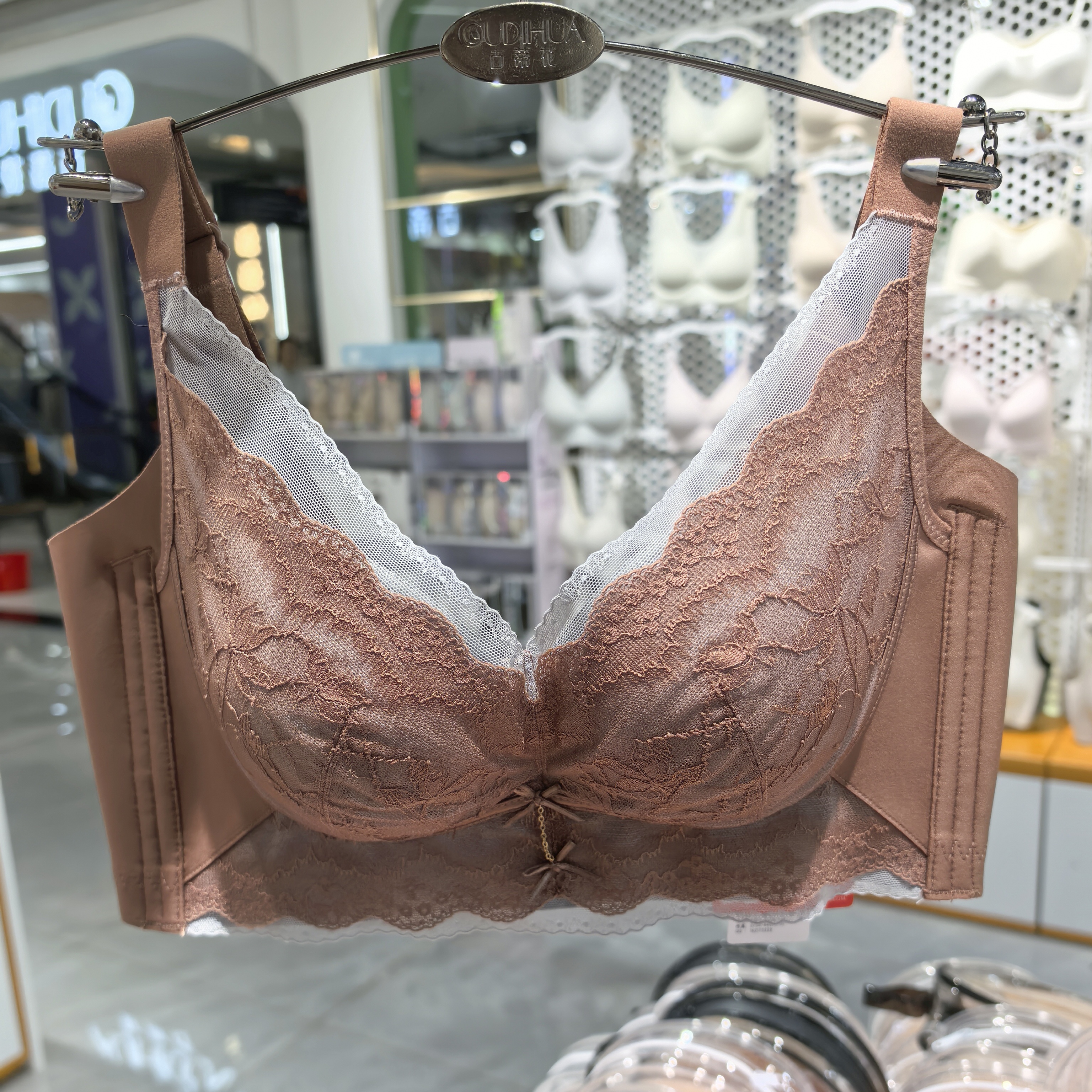 无钢圈收副乳聚拢舒适透气文胸