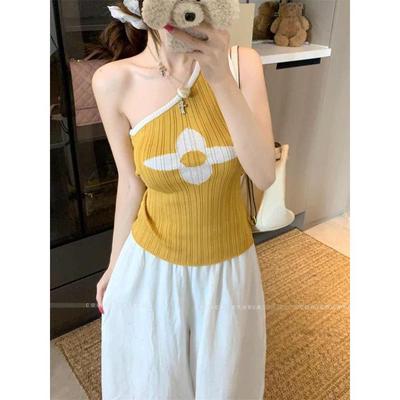 黄色独特别致斜肩针织吊带背心女夏季度假风印花无袖露肩外穿上衣