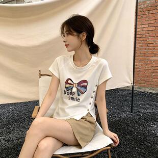 2026夏天新款白色短袖T恤女生韩版宽松ins慵懒风圆领纽扣开叉上衣