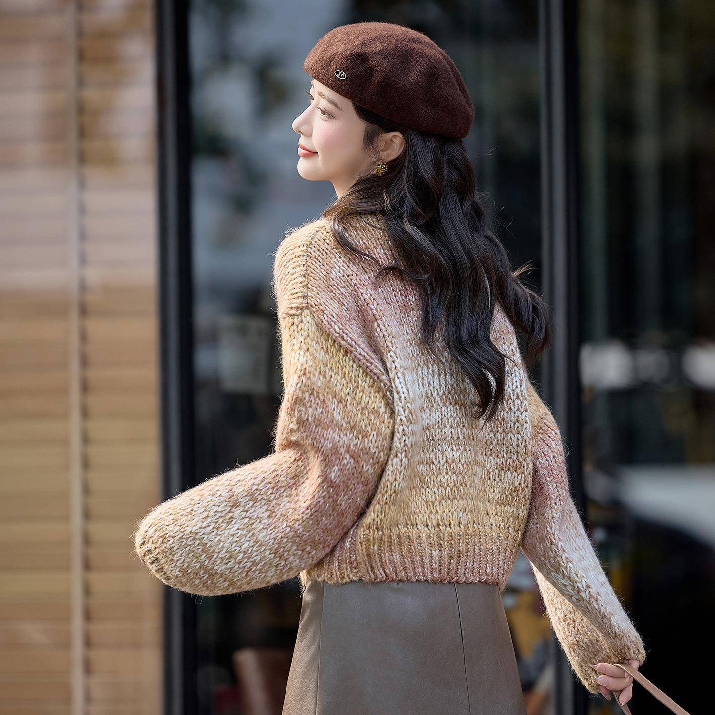 宽松懒风套头毛衣2针感025秋ZQ5127季新款设计时尚女式织衫上衣Z