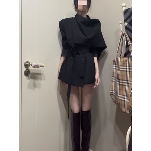 短款黑武士 黑色廓形围巾短款风衣女秋冬设计感修身显瘦披肩外套