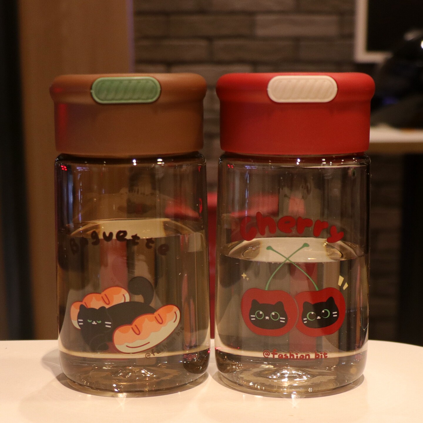 带提绳塑料杯学生上学专用喝水杯