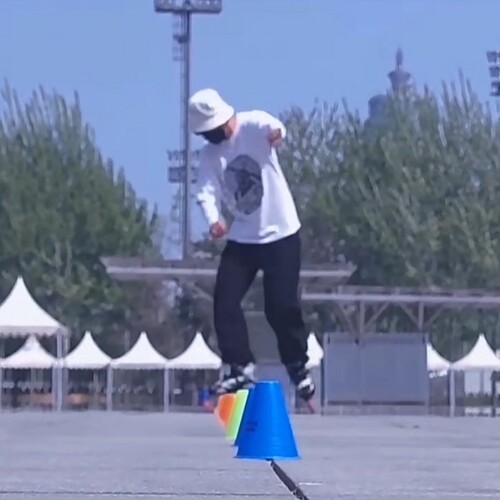 标志桶加厚轮滑桩儿童篮球足球障碍训练三角筒幼儿园塑料桶锥形桶
