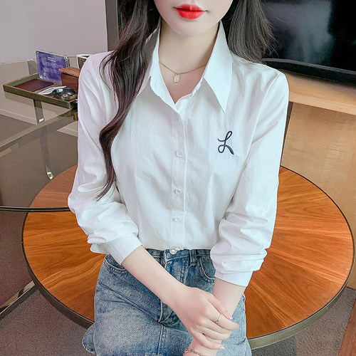 白色衬衫女初春独特超好看上衣