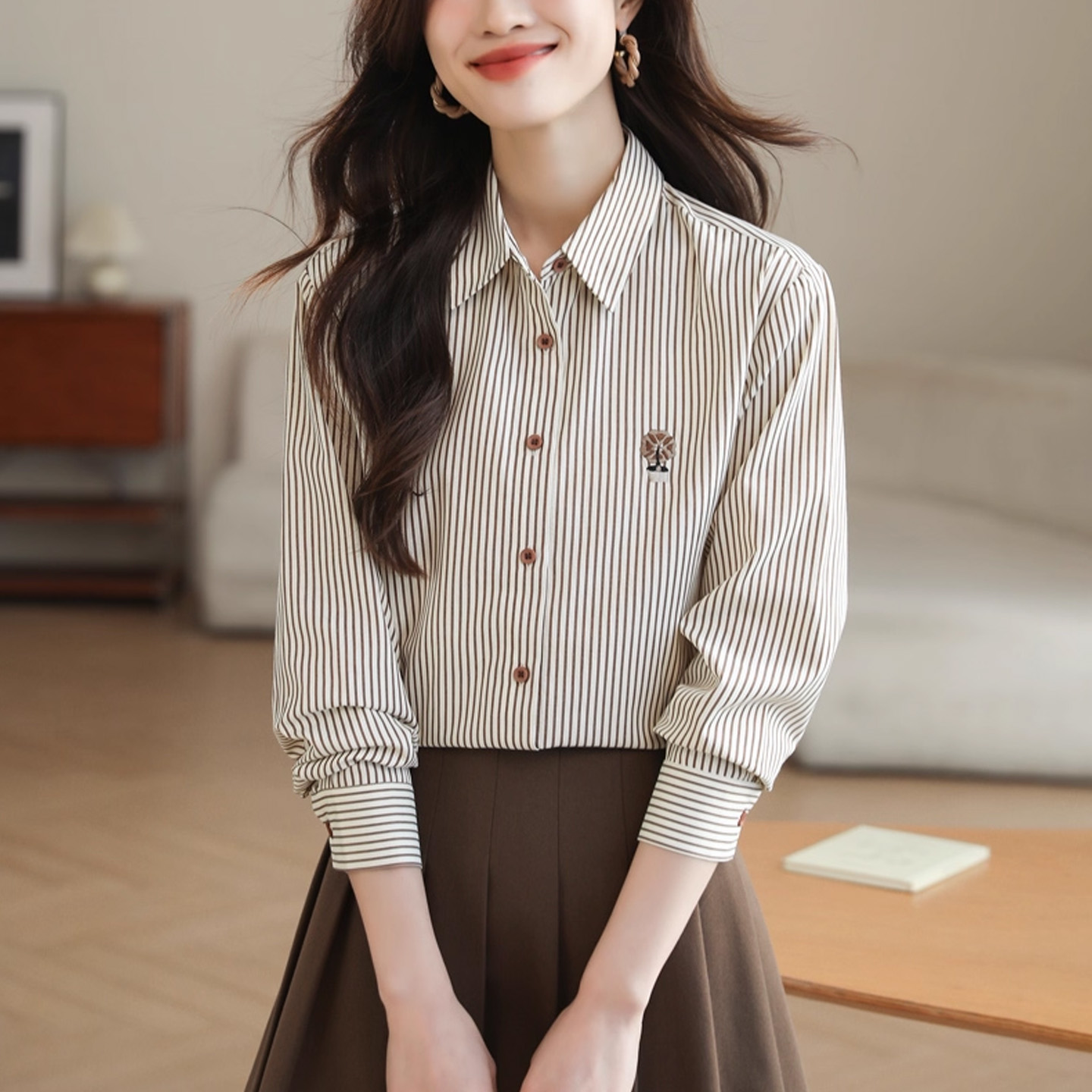 条纹衬衫女2025秋季独特漂亮上衣