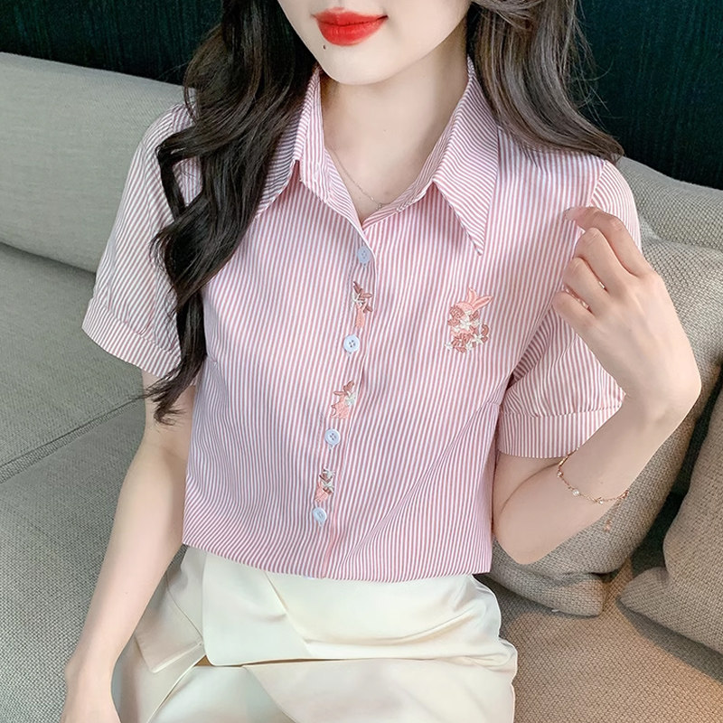 粉色条纹衬衫女短袖2026夏季新款时尚减龄刺绣单排扣衬衣百搭上衣
